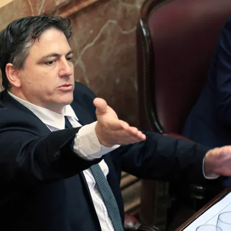 Un ex aliado de Milei cargó contra Santiago Caputo por el rechazo de Ficha Limpia