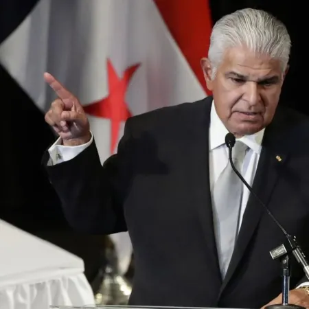 José Raúl Mulino resiste la presión de sindicatos en Panamá mientras reforma el país