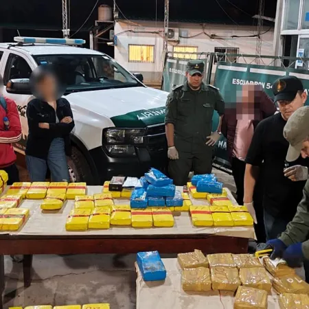 Acondicionaron una Ford Ranger para transportar 160 kilos de cocaína
