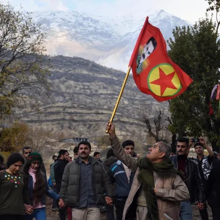 Turquía prevalece: el PKK anuncia su disolución después de 40 años de conflicto