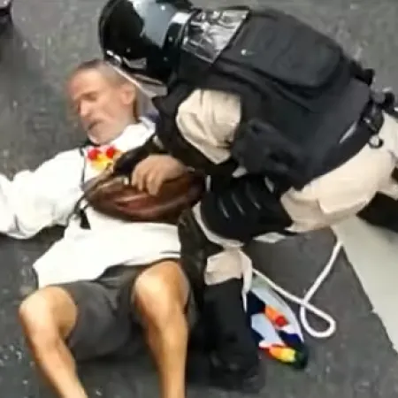 Marcha de jubilados: otra vez, incidentes en las afueras del Congreso
