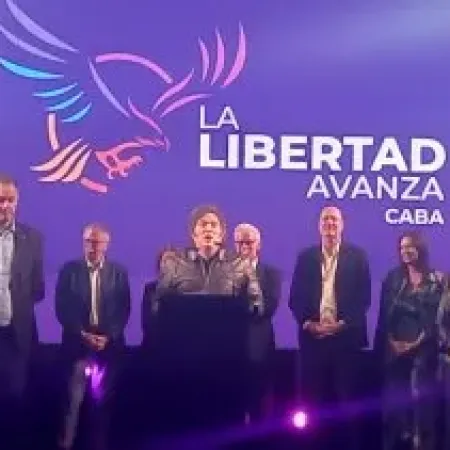 Milei cargó fuertemente contra el PRO y definió a Santoro como "Sanvaca"