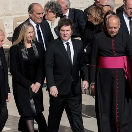 Milei canceló su viaje a Roma para la asunción del Papa León XIV