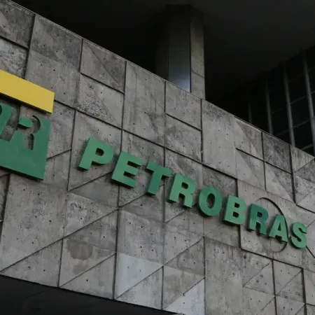 Petroleros de Brasil amenazan con huelga nacional contra medidas de Petrobras