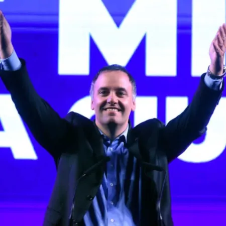 Manuel Adorni negó la denuncia por "supuestos pagos" en su cierre de campaña