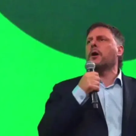 Santoro convocó a "peronistas, radicales, independientes y liberales con sentido social"