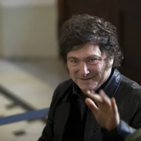 Milei y un momento incómodo cuando un fiscal se negó a saludarlo