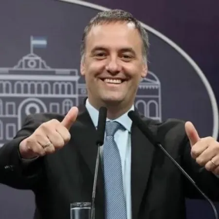 Adorni encabeza con 30,13 puntos y Santoro va segundo con el 27,42 por ciento
