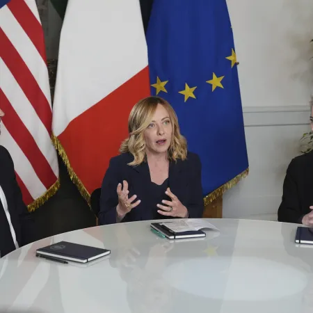 Meloni se consolida como puente entre Bruselas y Washington en un momento clave