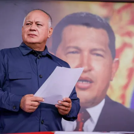 Venezuela suspende vuelos desde Colombia: Diosdado Cabello denuncia complot electoral