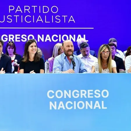 El PJ se reúne de forma virtual sin Cristina y con Kicillof en duda