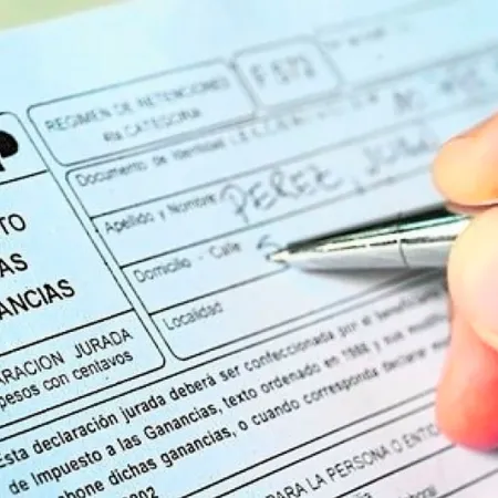 ¿Qué impuestos sostienen el superávit y por dónde pasa el ajuste?