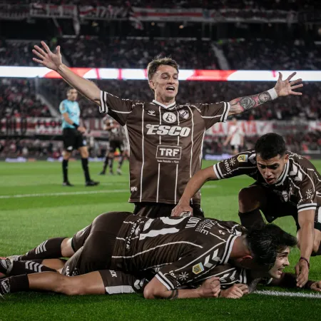 Batacazo calamar: Platense eliminó a River y pasó a semifinales del Torneo Apertura