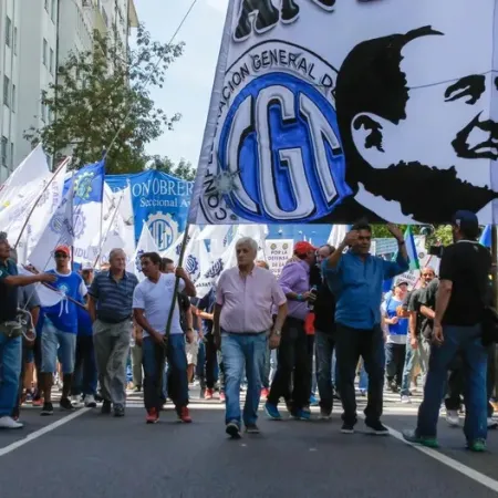 La CGT rechazó el decreto del Gobierno que limita el derecho a huelga