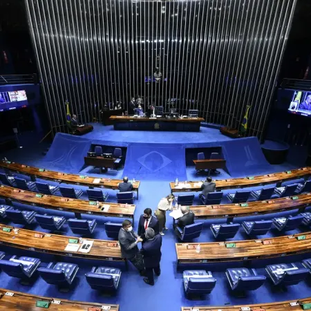 Senado de Brasil aprueba reforma ambiental con apoyo del gobierno de Lula da Silva