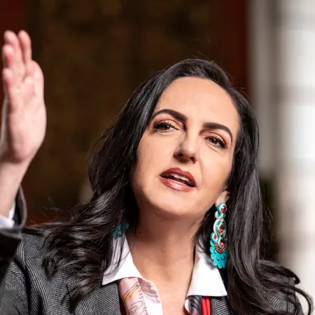 María Fernanda Cabal logra que se admita denuncia por indignidad contra Gustavo Petro
