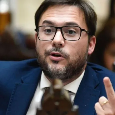 Diputado del PRO cuestionó las nuevas condiciones que impuso el Gobierno para las acreditaciones en Casa Rosada: "Busca silencio"