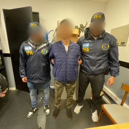 El líder chino de una banda narco transnacional cayó en Aeroparque: enviaba cocaína a Australia y Europa
