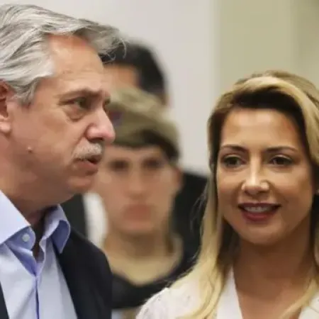 Denuncian que Alberto Fernández sobornó a una testigo clave en la causa por violencia de género