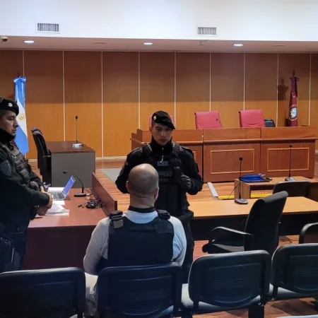Cositorto revocó el poder a su defensora y logró que el juicio se suspenda