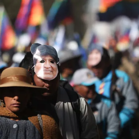 Enfrentamientos en La Paz: seguidores de Evo Morales chocan con la Policía