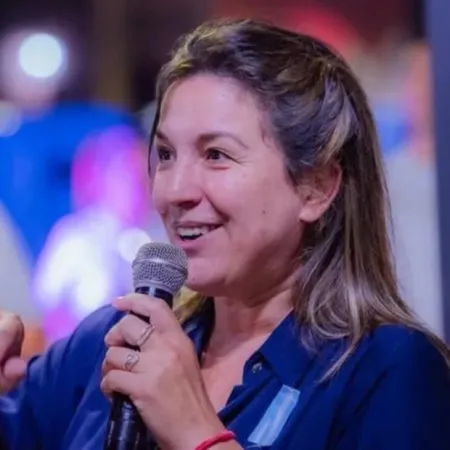 La intendenta de Valle Viejo se ausentó por "enfermedad" y se encontraba en el Caribe