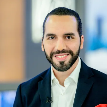 El Salvador: Nayib Bukele impulsa el bienestar obrero con un nuevo aumento del salario