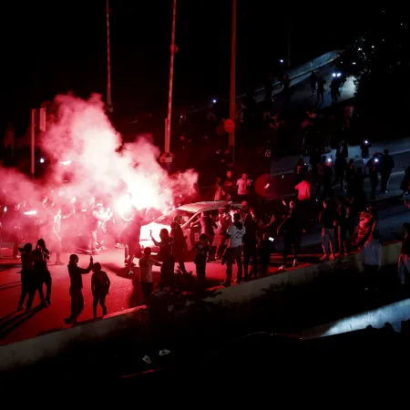 Hinchas del PSG provocaron graves incidentes en París
