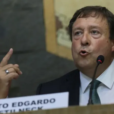 Weretilneck denuncia “destrato” de Nación por el abandono de rutas nacionales en Río Negro