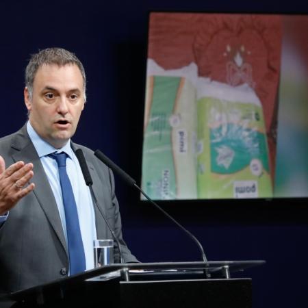 Adorni apuntó contra privilegios, corrupción y empresarios prebendarios