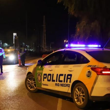 Río Negro: una madre arrojó a su hija a la ruta y fue rescatada por ciclistas