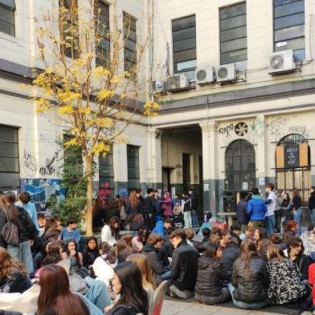 Cuáles son las escuelas tomadas en rechazo a la condena de Cristina Fernández
