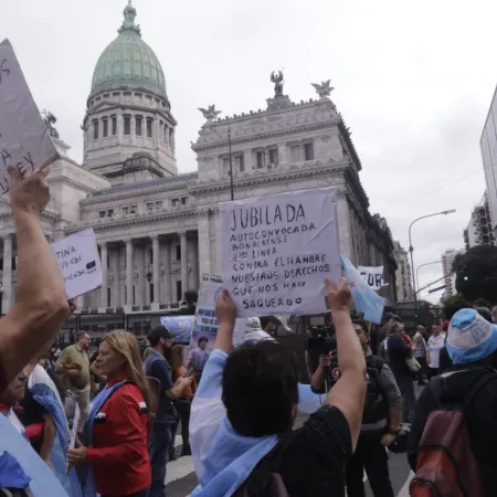 Semana clave para el intenso debate por jubilaciones
