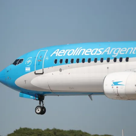 Los pilotos de Aerolíneas Argentinas anunciaron un paro para el martes 10 de junio
