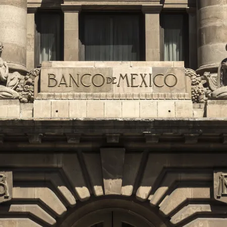Remesas a México caen 12,1% y preocupan al equipo económico de Claudia Sheinbaum