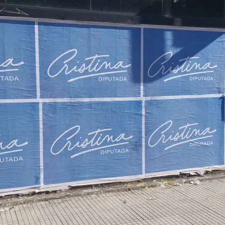 Cristina Kirchner lanza su campaña en la tercera con una apuesta emocional y asesoría internacional