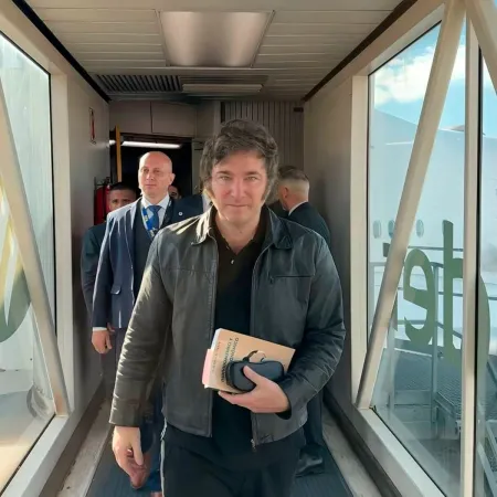 Milei inicia en Roma su viaje de diez días por Europa
