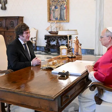 Milei se reunió con León XIV en el Vaticano y el Papa confirmó su visita a la Argentina