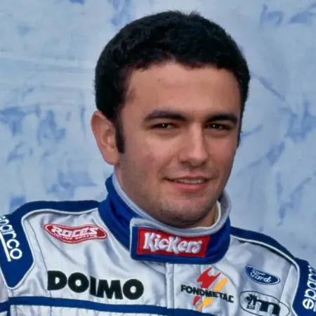 Esteban Tuero, el piloto argentino que decidió bajarse de la Fórmula 1