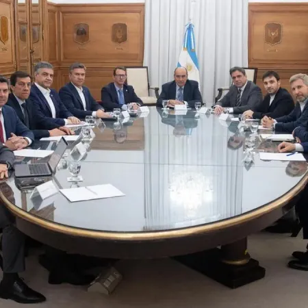 Gobernadores se preparan para una cumbre tensa con Francos: obras y pulseada por fondos