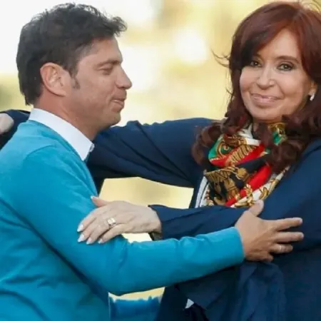 Parrilli aseguró que "a Kicillof no lo invitaron", pero el entorno del gobernador lo desmiente