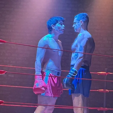El debut de Agustín Monzón como boxeador en teatro
