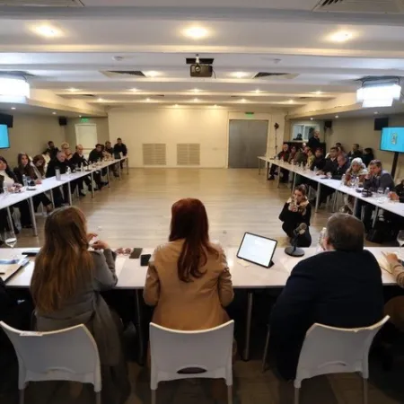 Cristina Kirchner se reúne con senadores K en el PJ para definir medidas ante posible fallo de la Corte Suprema