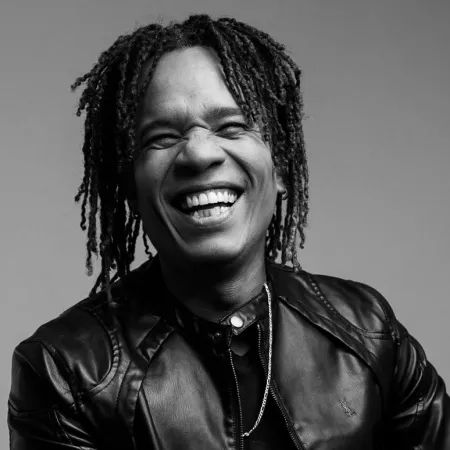 Manu Ntaka: de Mambrú a su show solista