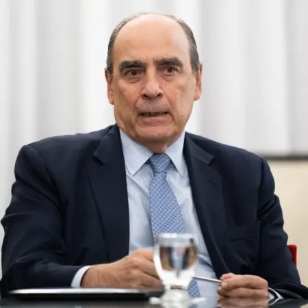 Francos ve "lógico" que notifiquen a CFK en su domicilio para evitar conflictos