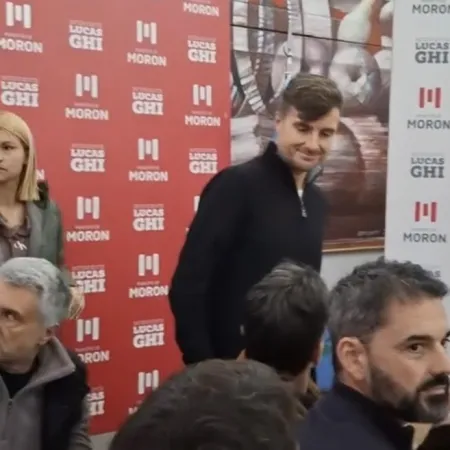 Cruzaron duramente a Lucas Ghi por usar instalaciones municipales de Morón con fines partidarios