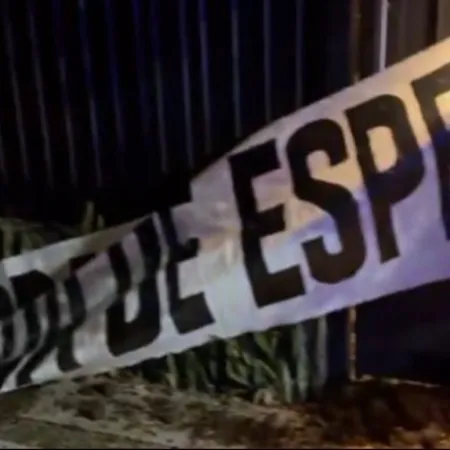 Escracharon la casa de José Luis Espert y dejaron excremento animal
