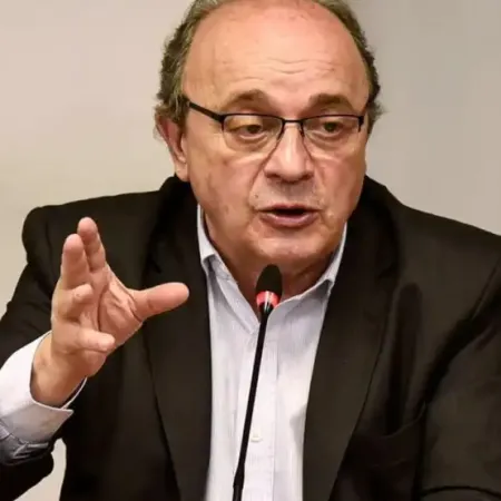 Moreau advirtió que denunciarán a Bullrich por controles que “violaban la ley”