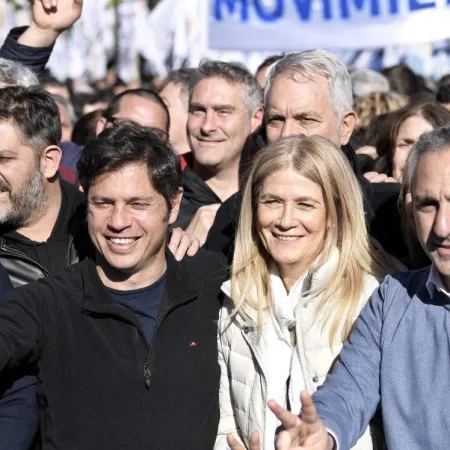 El sector de Kicillof insiste con la “apertura” del peronismo y llegar a los “apartidarios”