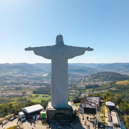 Brasil compite por el cielo con el Cristo católico más alto del mundo